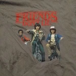 Woman's XL Stranger Things T-shirt